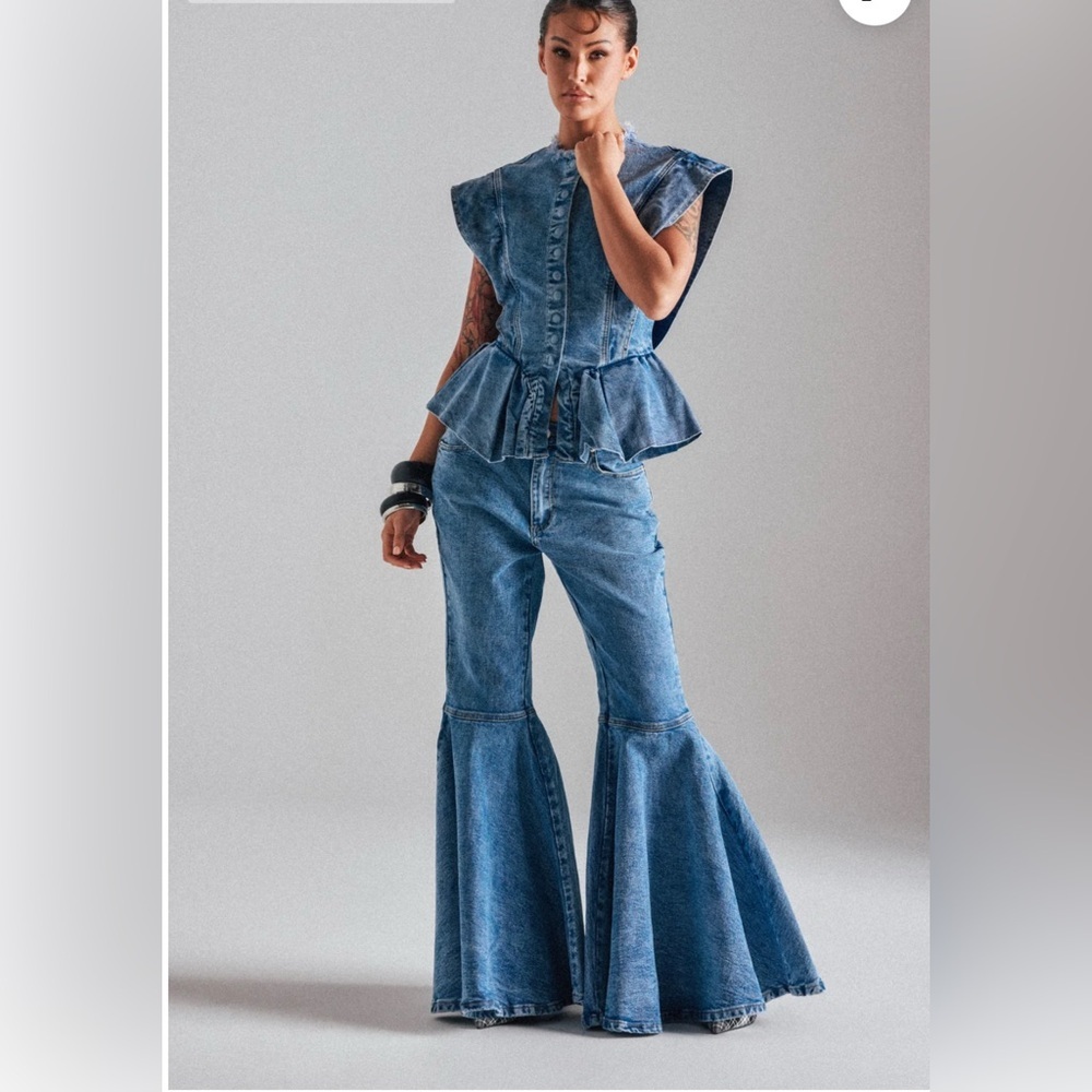 Grace Wide-Leg Flare Jeans in Faded Blue Denim
